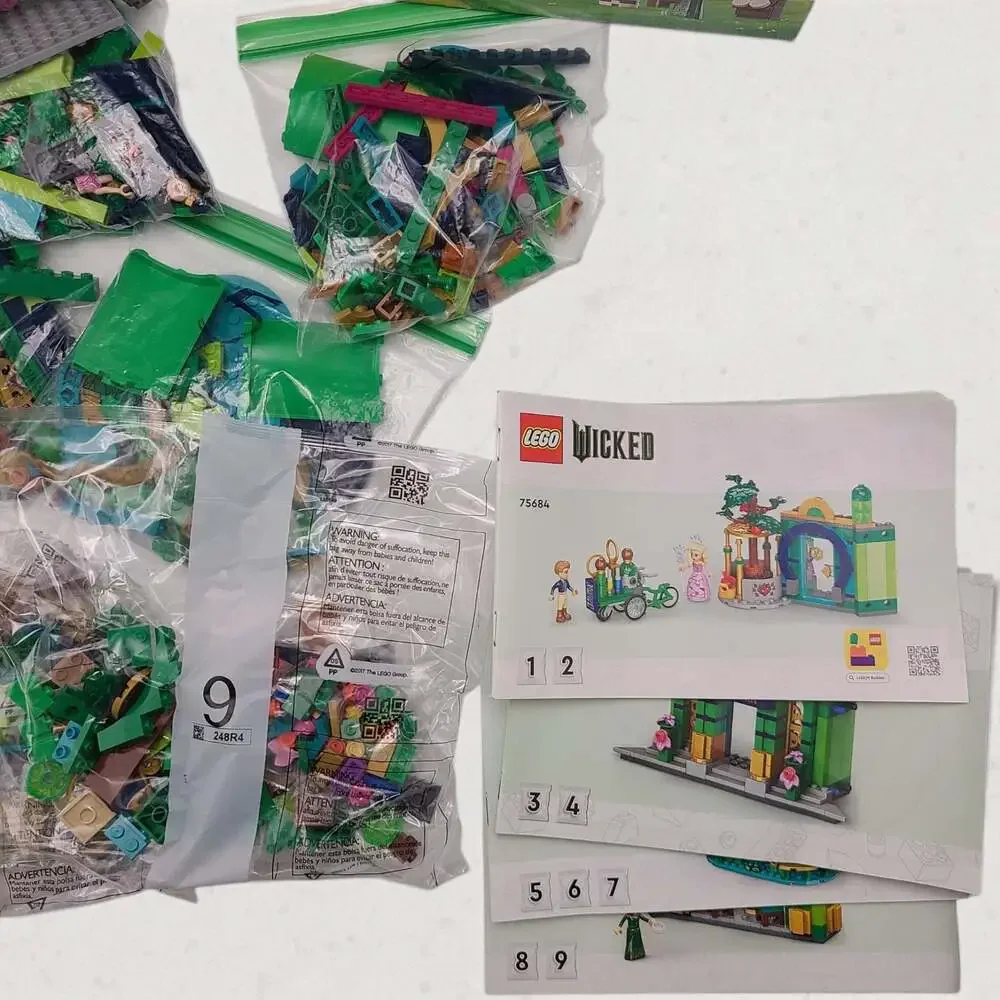 LEGO Wicked Welcome to Emerald City 75684 Building Set
